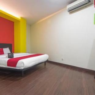 Фотография гостиницы RedDoorz near ITC Mangga Dua