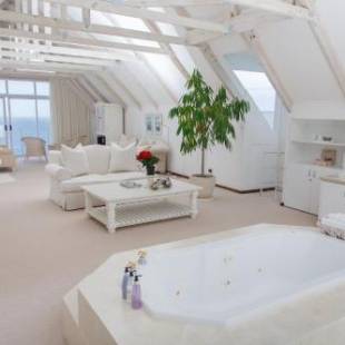 Фотографии мини отеля
Whales Way Ocean Retreat