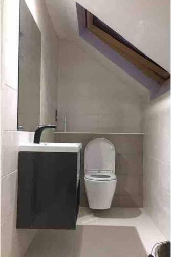 Фотография гостевого дома Private Double Room With New En-suite Shower Room