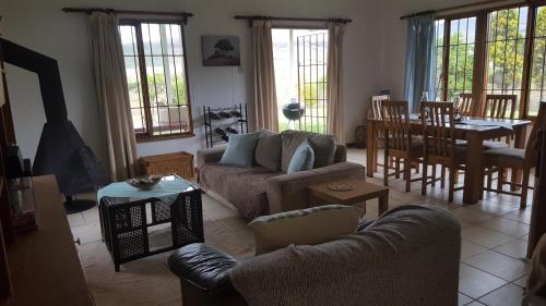 Фотография гостевого дома Swallowfield Cottage