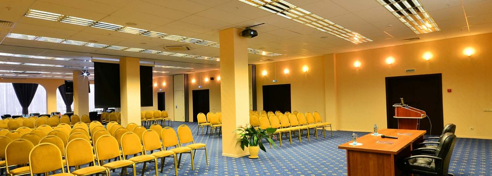 Фотография конференц-зала Театральный