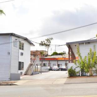 Фотографии мотеля
Lodge at 32nd