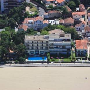 Фотографии гостиницы
Arc Hôtel Sur Mer