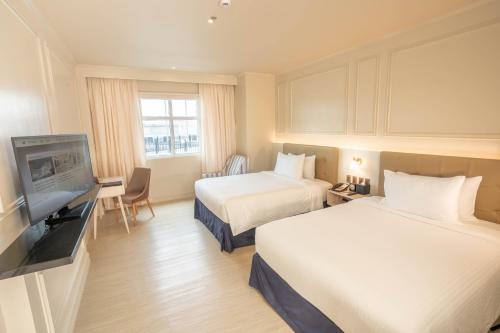 Фотография гостиницы The Monarch Hotel