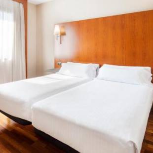 Фотографии гостиницы 
            B&B Hotel Elche