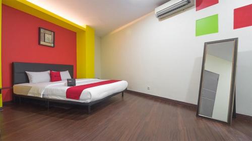 Фотография гостиницы RedDoorz near ITC Mangga Dua