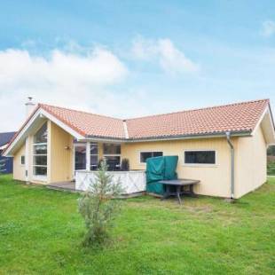 Фотографии гостевого дома
Four-Bedroom Holiday home in Großenbrode 1