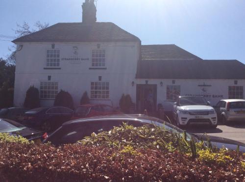 Фотография гостиницы Strawberry Bank Hotel, NEC