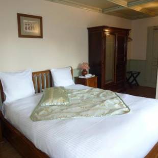 Фотографии гостиницы
La Cour du Bailli Suites & Spa