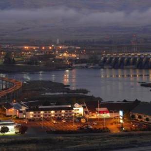 Фотографии гостиницы 
            Shilo Inns Suites The Dalles