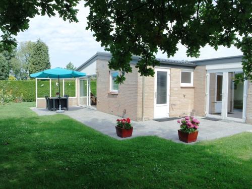 Фотография гостевого дома Beautiful Bungalow In Kamperland with Private Garden