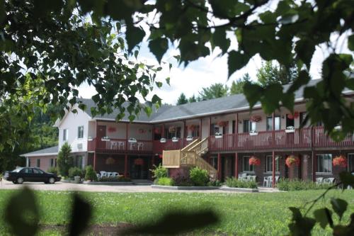 Фотография мотеля Motel Le Radisson de Val-David