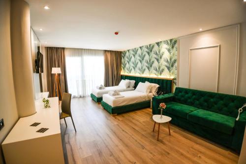 Фотографии гостиницы
Iliad Hotel