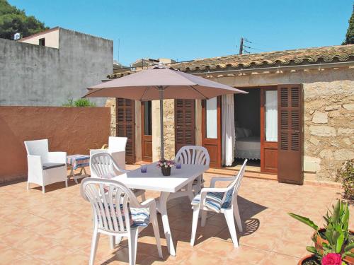 Фотография гостевого дома Holiday Home Maria Fumet - CDE160