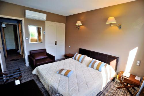 Фотография гостиницы The Originals City, Hôtel Napoléon, La Roche-sur-Yon (Inter-Hotel)