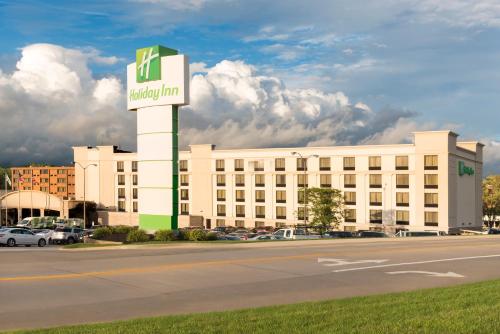 Фотография гостиницы Holiday Inn Cleveland - South Independence, an IHG Hotel