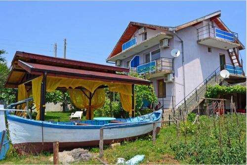 Фотография гостевого дома Villa Rezos