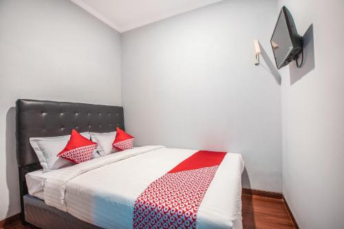 Фотография гостиницы Vaccinated Staff - OYO 842 Arafuru Residence