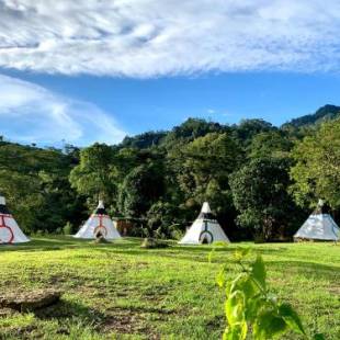 Фотографии базы отдыха 
            Refugio Del Bosque Glamping