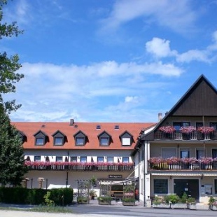 Фотография гостиницы Land-gut-Hotel "Zum Bartl"