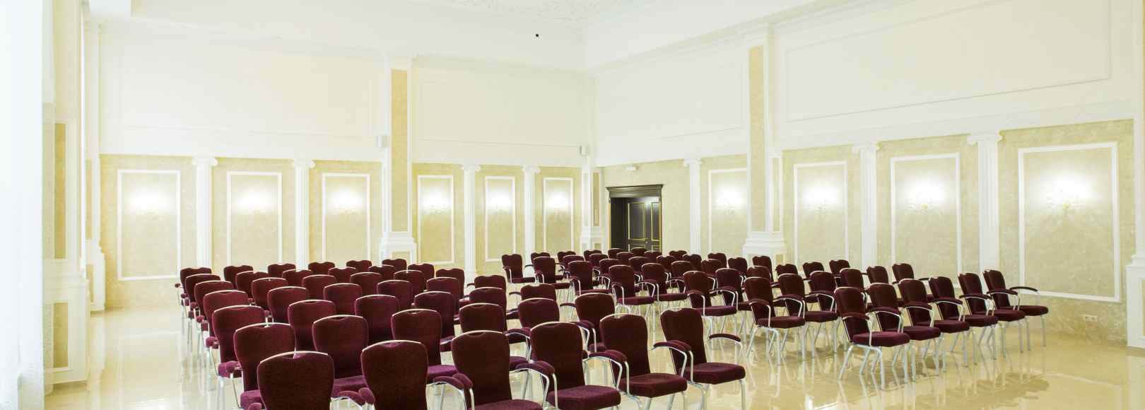 Фотография конференц-зала Конференц-зал Гранд Отель Аристократ