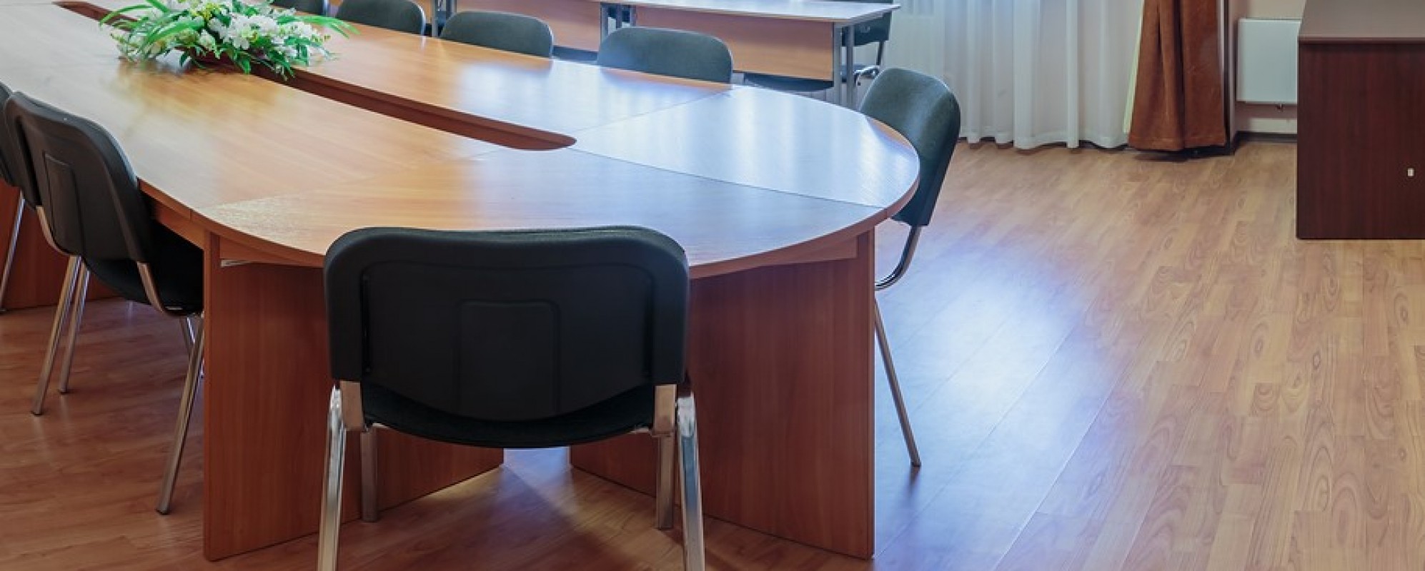 Фотографии комнаты для переговоров Москомспорта