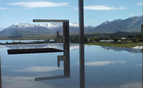 Фотография гостевого дома Luxury Lakeview Apartment