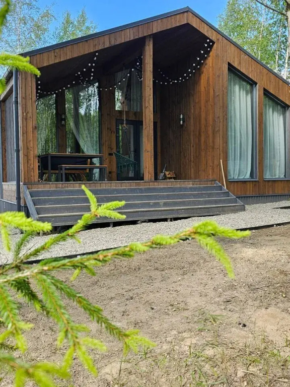 Фотография Коттеджа Частный дом Пaноpaмный дом в хвойнoм лесу с сaуной