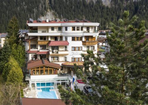 Фотография гостиницы Alpine Hideaway ZILLERTALERHOF - 4 Sterne Superior