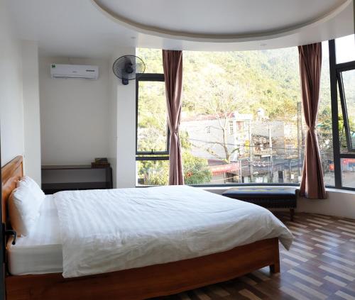 Фотография гостиницы Long Hotel and motobike rental