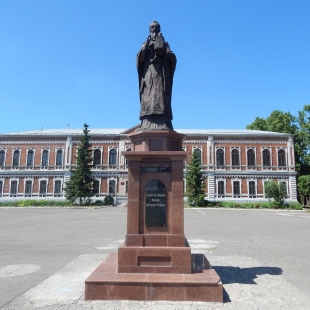 Фотография памятника Памятник Святителю Макарию Алтайскому