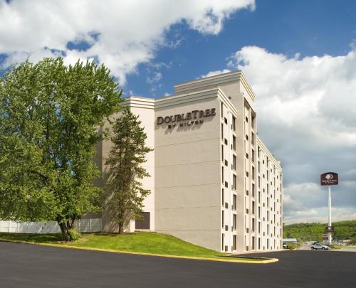 Фотография гостиницы DoubleTree by Hilton Pittsburgh - Meadow Lands