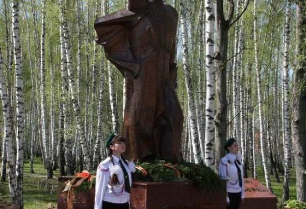 Фотография памятника Памятник героям-кинематографистам ВОВ