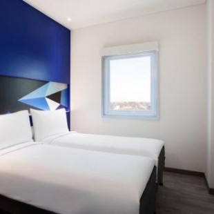 Фотография гостиницы MD 7 Hotel Cirebon