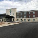 Фотография гостиницы Holiday Inn Express & Suites Junction, an IHG Hotel