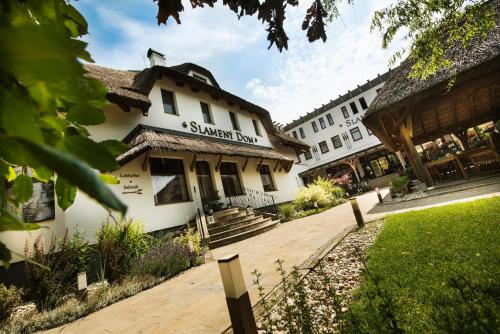 Фотография гостиницы Hotel Slamený dom