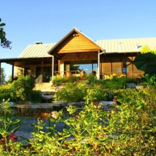 Фотография гостевого дома Fall Creek Vineyards Wine Country Inn