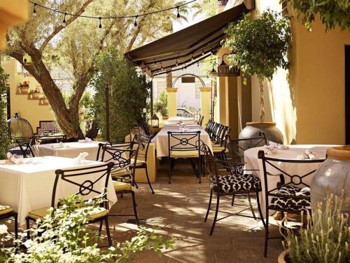 Фотография мини отеля Bespoke Inn Scottsdale