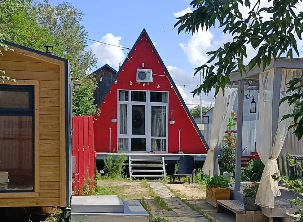 Фотография Коттеджа Частный Дом Red House в Стиле Афрейм с Баней и Чаном