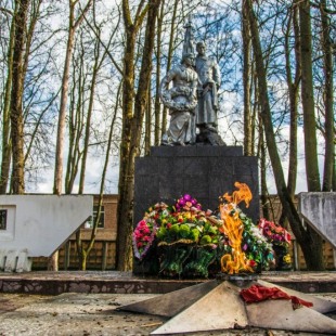 Фотография достопримечательности Сквер памяти погибших воинов