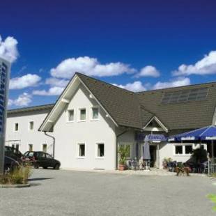 Фотографии гостиницы
Hotel Highway - Bed & Breakfast