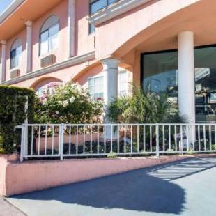 Фотографии мотеля
Rodeway Inn near Melrose Ave