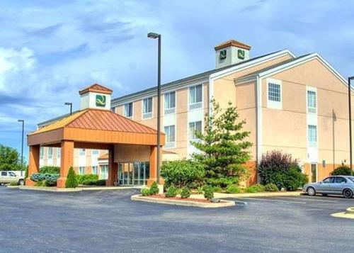 Фотография гостиницы Quality Inn I-94 near Wings Stadium