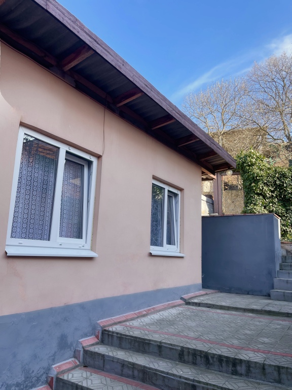 Фотография Коттеджа Частный дом Домик в Мысхако, зеленый двор