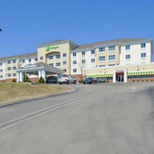 Фотографии гостиницы 
            Holiday Inn Poplar Bluff, an IHG Hotel