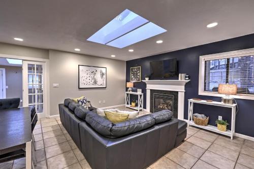 Фотография гостевого дома Expansive Flagstaff Family Retreat with Media Room!