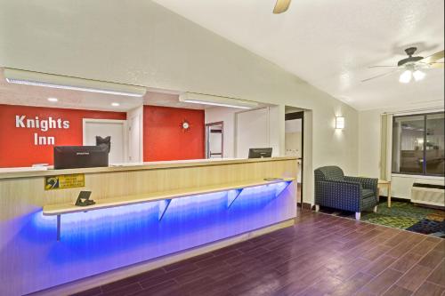 Фотография гостиницы Knights Inn Jacksonville at Dix Ellis Trail