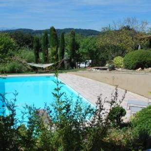 Фотографии гостевого дома
Le cocon vert