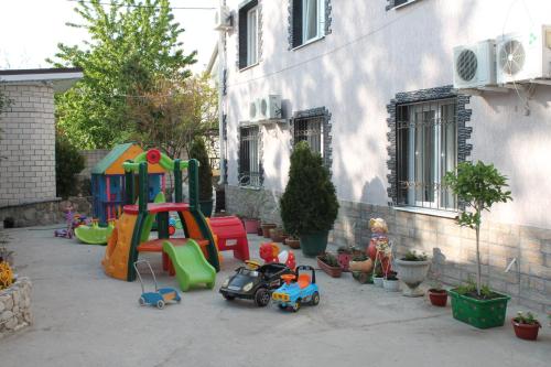 Фотографии гостевого дома
Солнечная дача