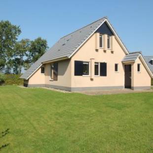Фотографии гостевого дома 
            Charming Holiday home in Gaasterlan-Sleat Friesland with garden